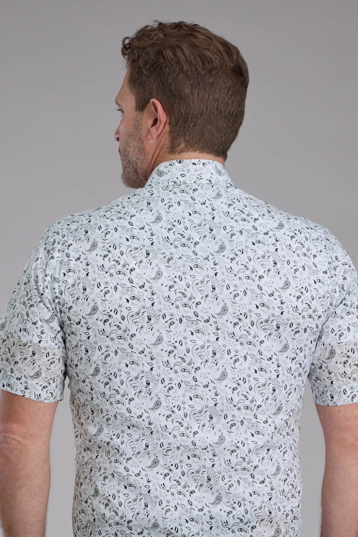 MENS WHITE AND BLACK PAISLEY PRINT SHORT SLEEVE SNAP WESTERN SHIRT