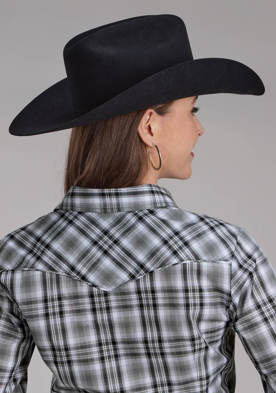WOMENS GRAY BLACK AND WHITE PLAID LONG SLEEVE SNAP WESTERN SHIRT