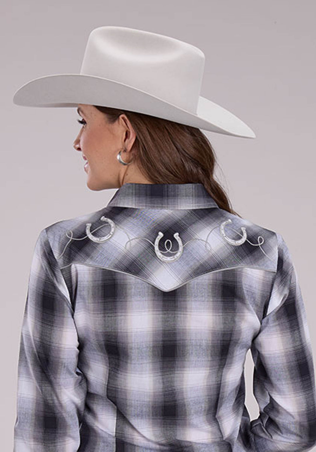 WOMENS GRAY BLACK AND WHITE PLAID LONG SLEEVE SNAP WESTERN SHIRT