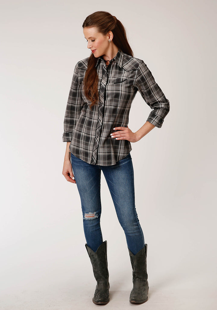 WOMENS LONG SLEEVE SNAP BLACK AND CREAM PLAID WESTERN SHIRT