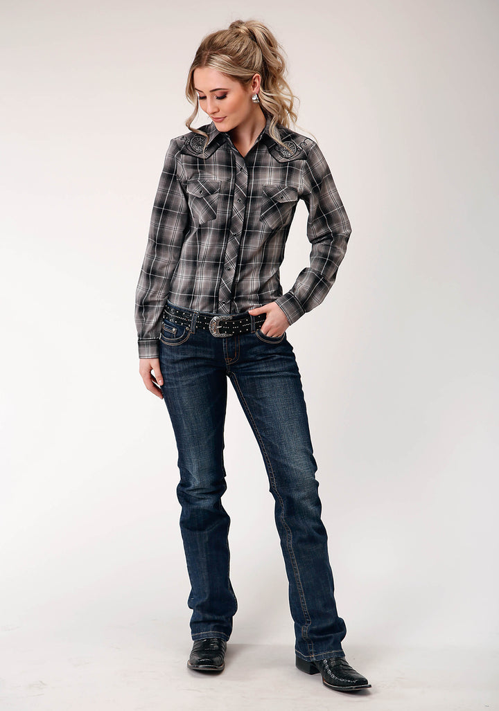 WOMENS LONG SLEEVE SNAP BLACK AND GREY PLAID WESTERN SHIRT
