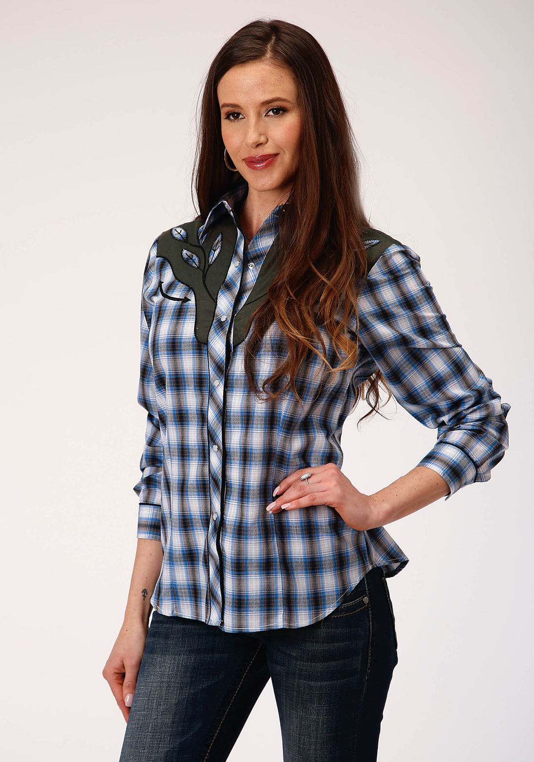 WOMENS LONG SLEEVE SNAP NAVY BLUE GREY AND WHITE PLAID WESTERN SHIRT