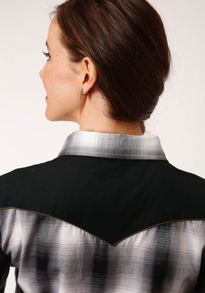 WOMENS LONG SLEEVE SNAP BLACK WHITE AND GREY PLAID WESTERN SHIRT