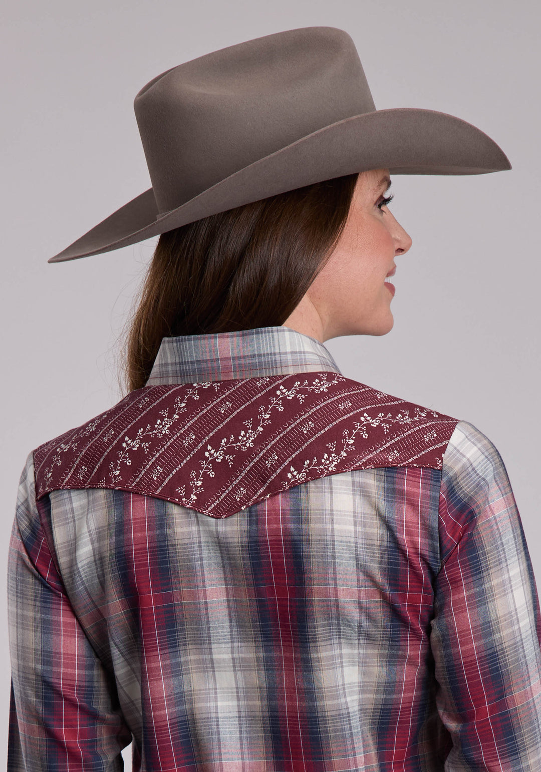 WOMENS ROPER GREY AND TAN AND RED PLAID WESTERN SNAP SHIRT