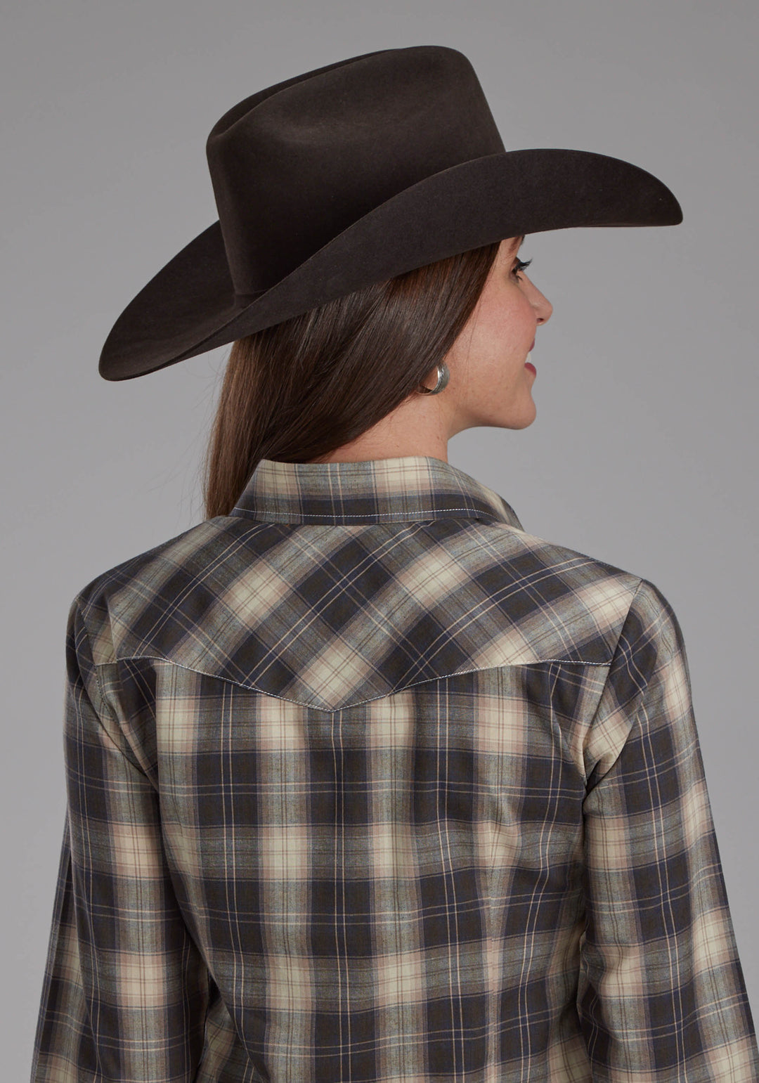 WOMENS GRAY, AND TAN PLAID LONG SLEEVE SNAP WESTERN SHIRT