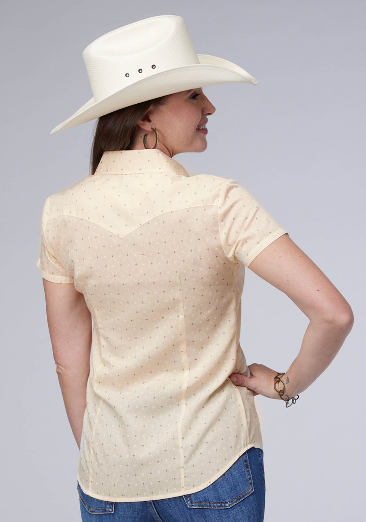 WOMENS CREAM WHITE DIAMOND WALLPAPER PRINT SHORT SLEEVE SNAP WESTERN SHIRT
