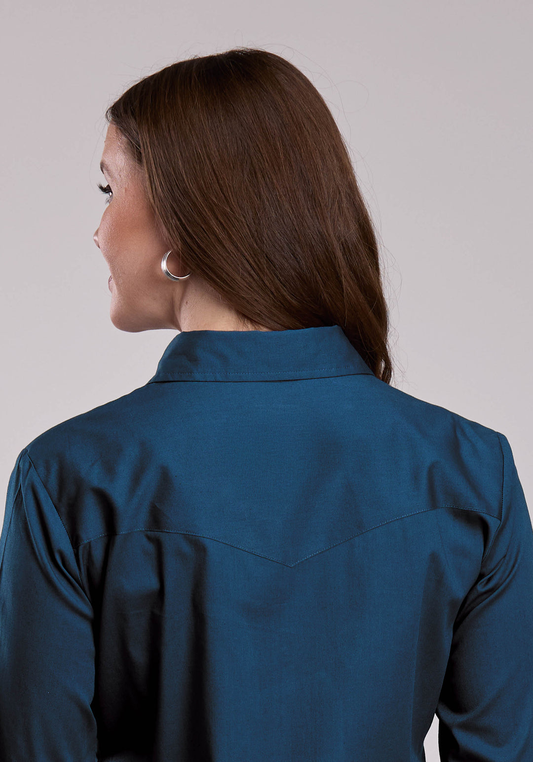WOMENS ROPER SOLID STRETCH POPLIN NAVY LONG SLEEVE SNAP SHIRT