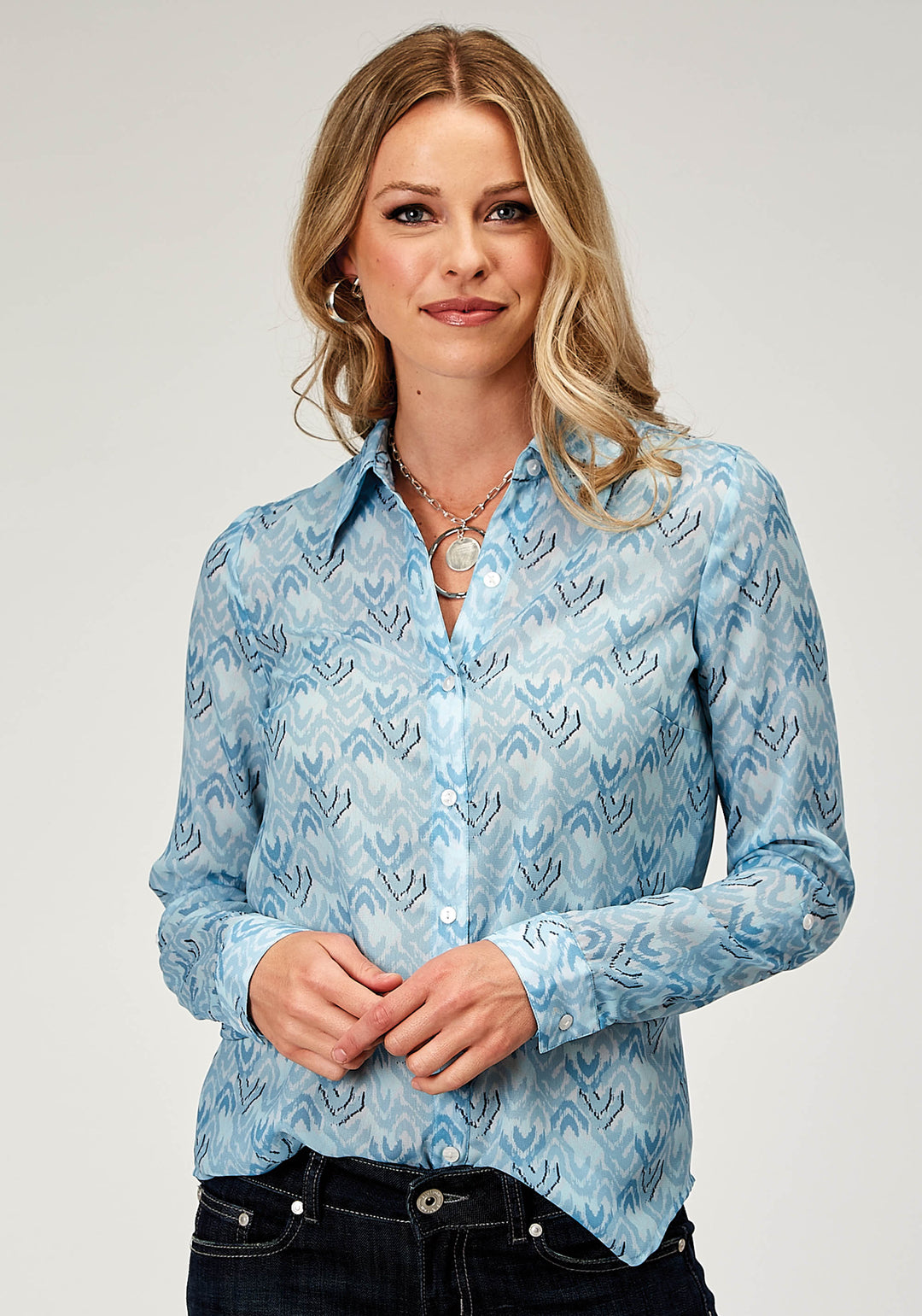 WOMENS LONG SLEEVE BUTTON IKAT CHEVERON PRINT POLY WESTERN SHIRT WITH TAB AND BUTTON SLEEVES FOR ROLLED CUFFS