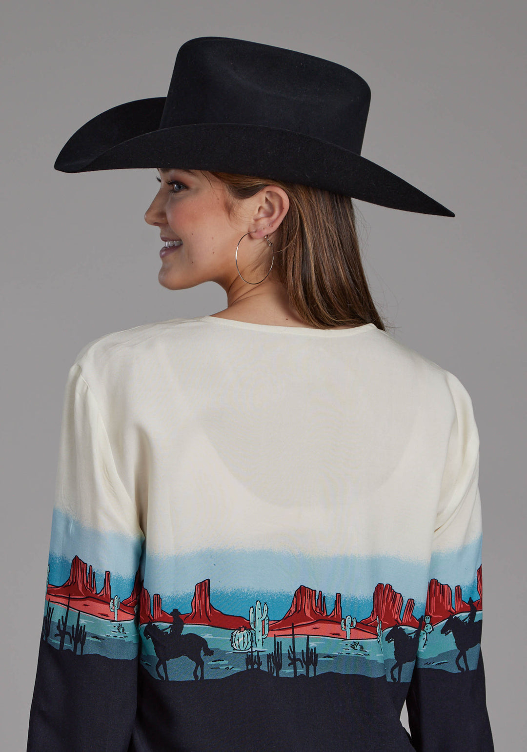 WOMENS WESTERN BORDER PRINTED RAYON LONG SLEEVE BUTTON WESTERN SHIRT