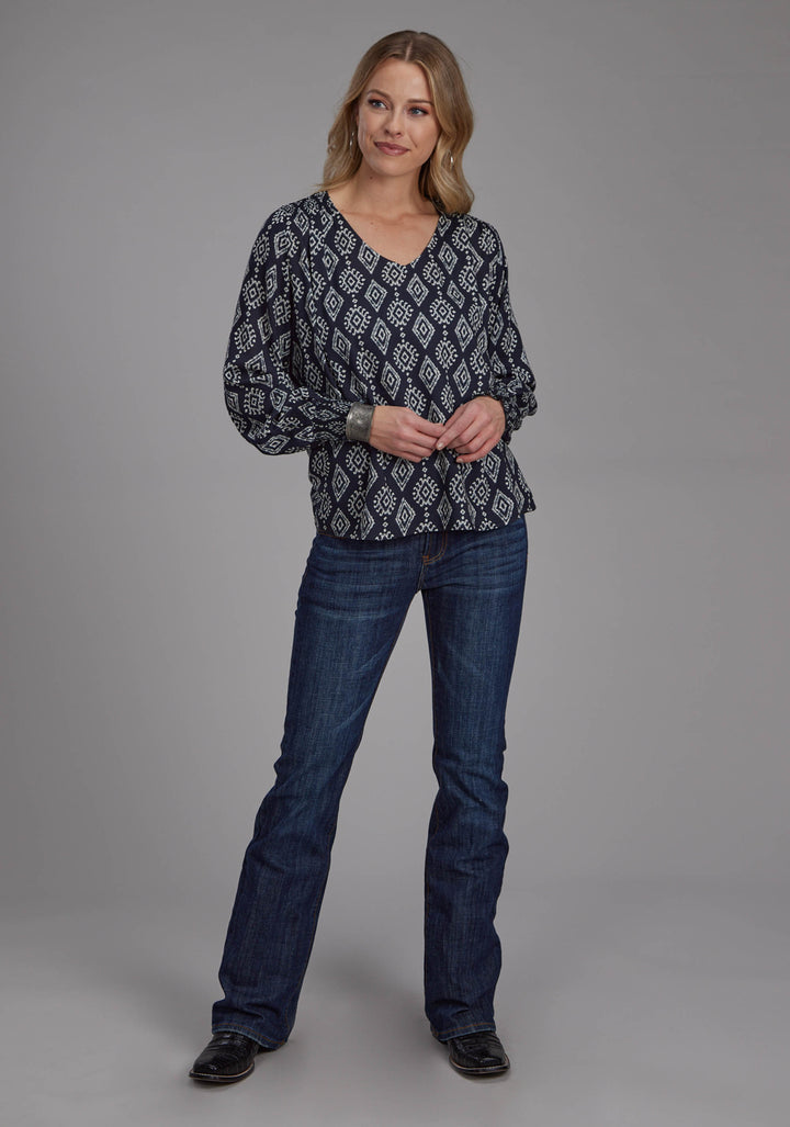 WOMENS BLACK CREAM IKAT PRINT RAYON LONG SLEEVE PULLOVER WESTERN SHIRT