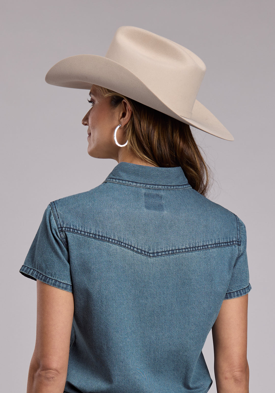 WOMENS ROPER MEDIUM BLUE DENIM SHORT SLEEVE SNAP SHIRT