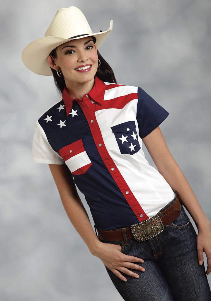 WOMENS RED WHITE AND BLUE COLORBLOCKED PIECED SHORT SLEEVE WESTERN SNAP SHIRT